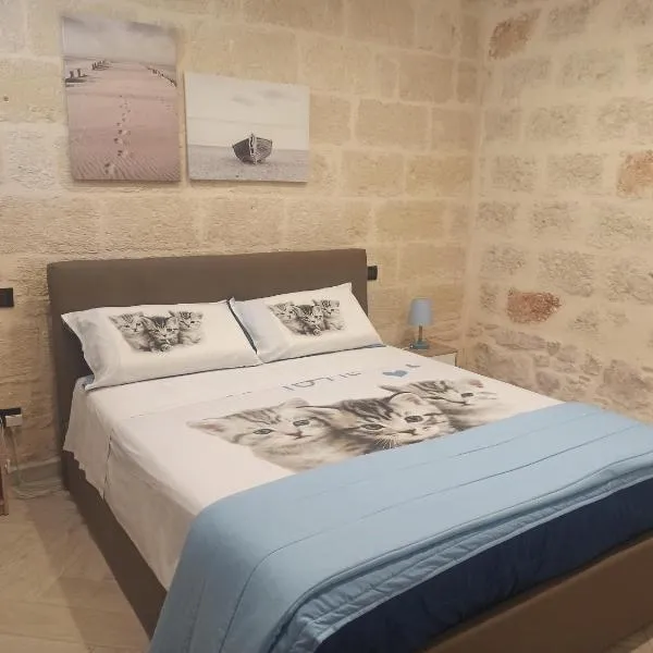 CIVICO 33, hotel v destinaci Bisceglie