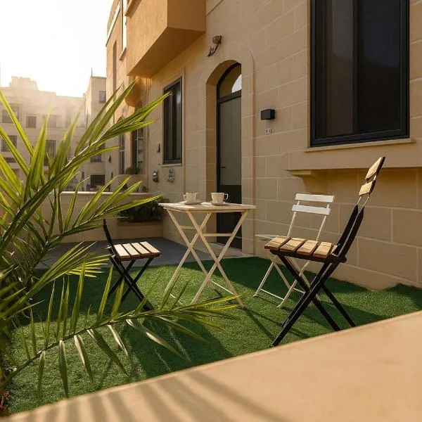 Mellieha Atrium 3 Bedroom 2 Bath Family Apartment, khách sạn ở Mellieħa