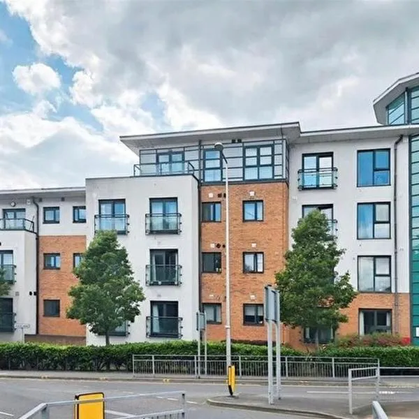 Cosy 1-Bedroom Apartment in Central Grays with Parking & Excellent Transport Links, hotel in Stifford