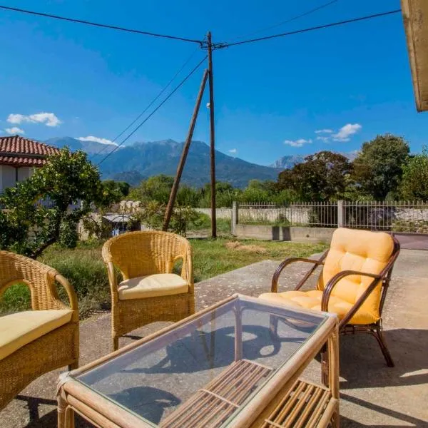ΕΥΡΥΧΩΡΟ ΣΠΤΙ στη Μαγουλα, hotel in Magoúla
