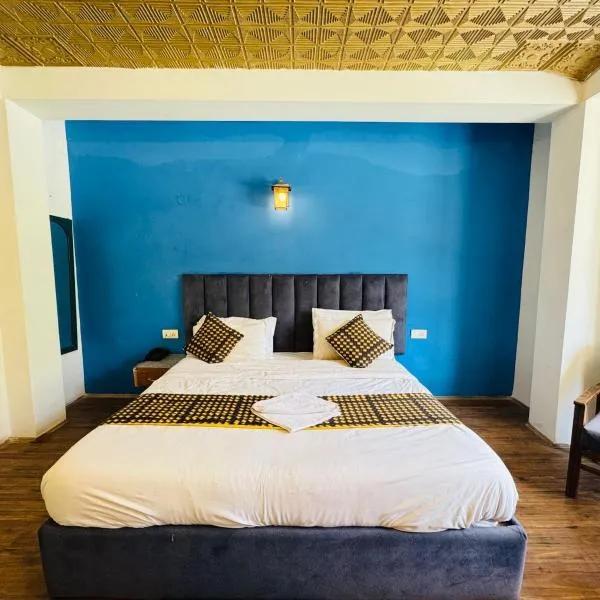 Hotel Hampta pass view by silver land, hotel v destinaci Manāli