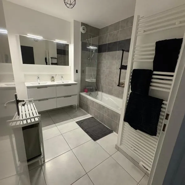 Appartement luxueux à 4 minutes de l'aéroport de genève, hotel v destinaci Ferney-Voltaire