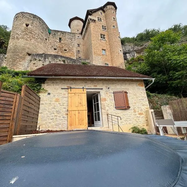 Maisonnette de village, hotel a Larroque-Toirac