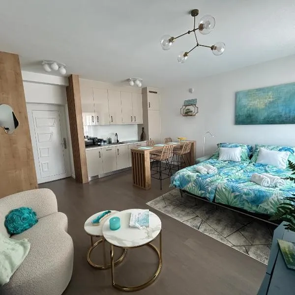 Blue Lagoon Apartment, hotel in Keszthely