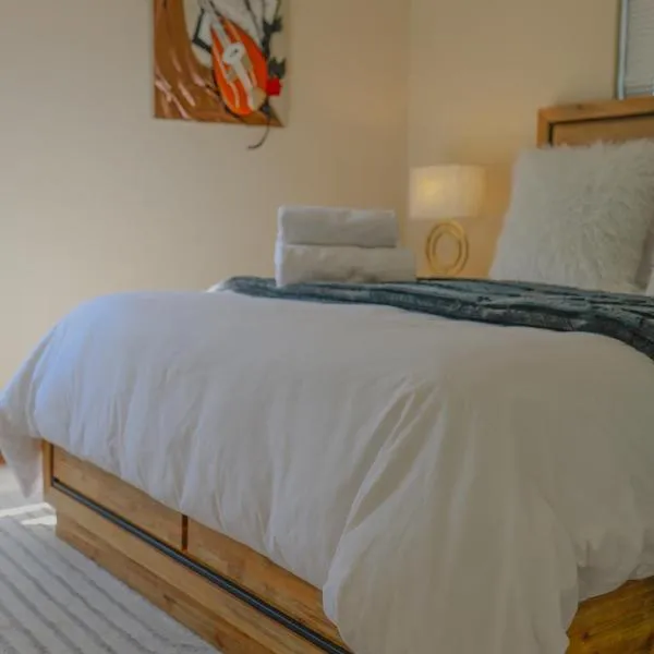 Golf Estate Living 1BR Apartment in Jackal Creek, Hotel in Roodepoort