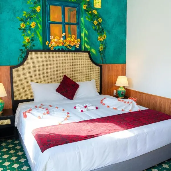 Minh Chau Beach Resort, hótel í Quảng Ninh