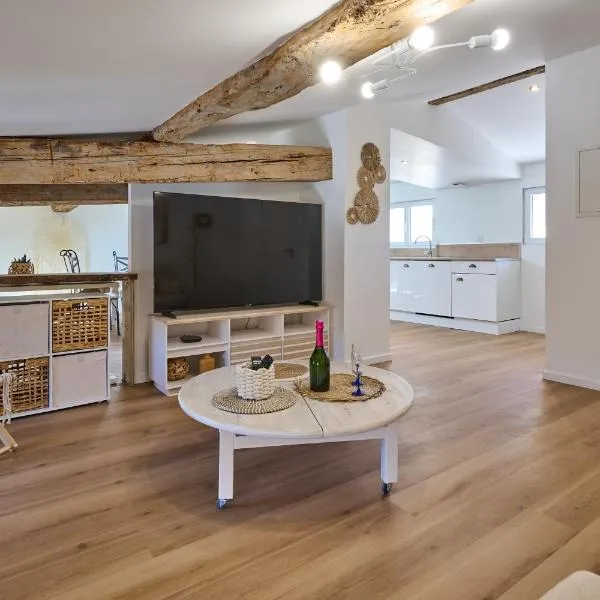 Viesnīca Charme, confort en centre-ville pilsētā Limū