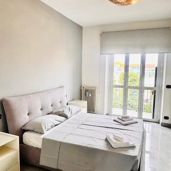 R&G House - Appartamento moderno vicino alla metropolitana - Modern apartment close to the metro, hotel in Turin