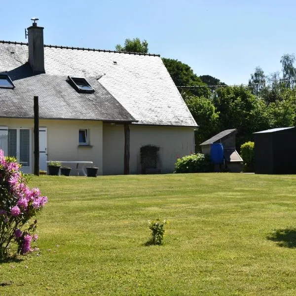 MAISON à la campagne à LENNON – hotel w mieście Pleyben