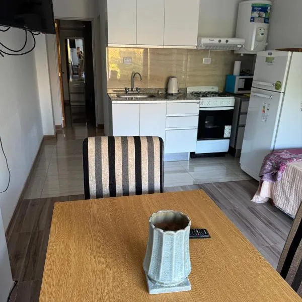 Apart Rocamora, hotel en Crespo