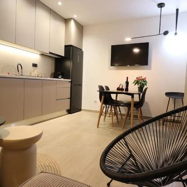 Charming seaside Apartments NOA & JAKOV, Zaboric Sibenik, hotel v destinaci Zaboric