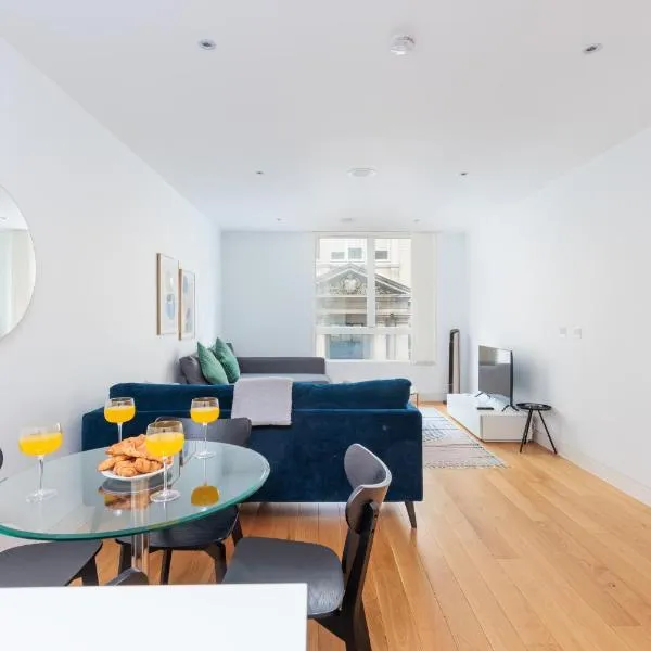 Luxury Holiday Let @ London City, hotel in London