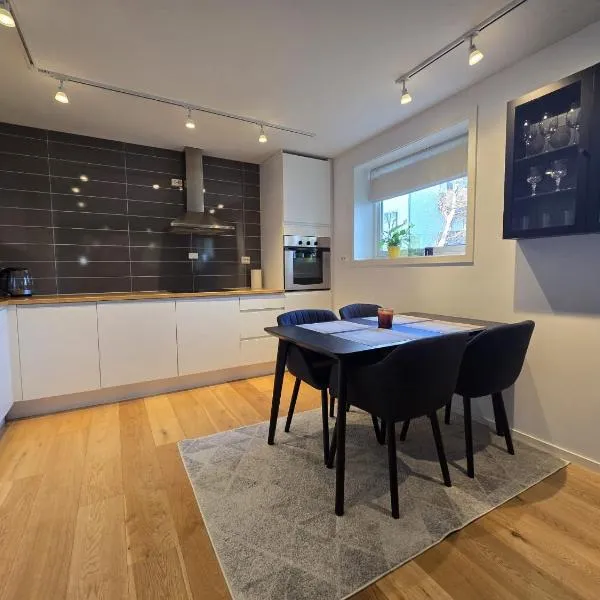 BRUNØST APARTMENT modern apartment close to city center with free parking, hotel in Tromsø