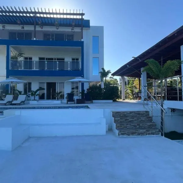 Luxury Beach Front Villa with Private pool and stunning Ocean View!, hotel v destinaci Punta Rucia