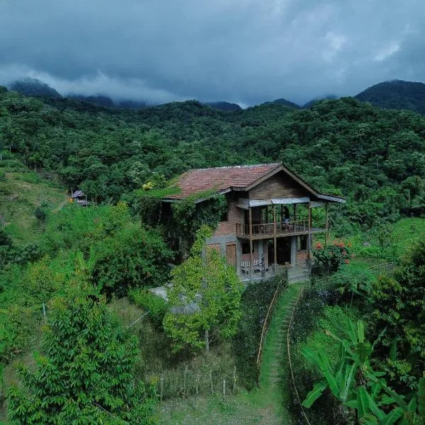 Master bed room in Bukit Cottage, hotel v destinaci Noca