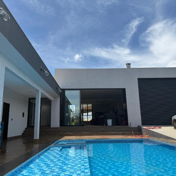 Casa Frente ao Lago com Piscina Aquecida no Melhor Condomínio - Foto 4