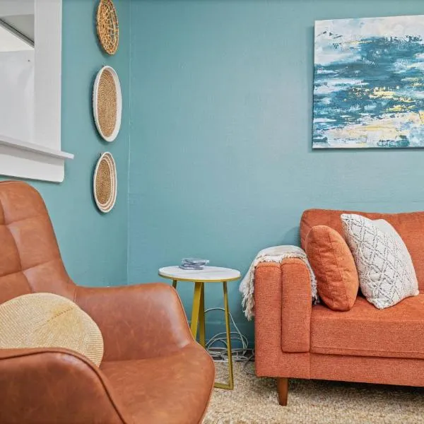 The Flats on Florida St - Super Comfy 2-Bedroom Apartments, hotel in Mobile