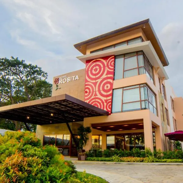 Hotel Rosita、ルセナのホテル