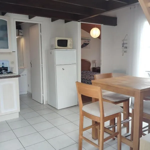Joli appartement en résidence proche de la plage, hotel v destinaci Dolus