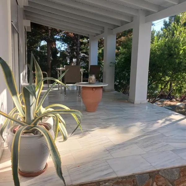 Theros & Trygos Boutique Houses - ATH Airport, hotel v destinaci Artemida