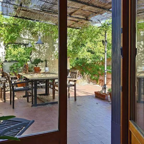 chambre privée dans maison en garrigue, hotel v destinaci Nîmes