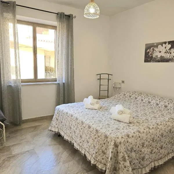 Vintage Home, hotel in La Caletta
