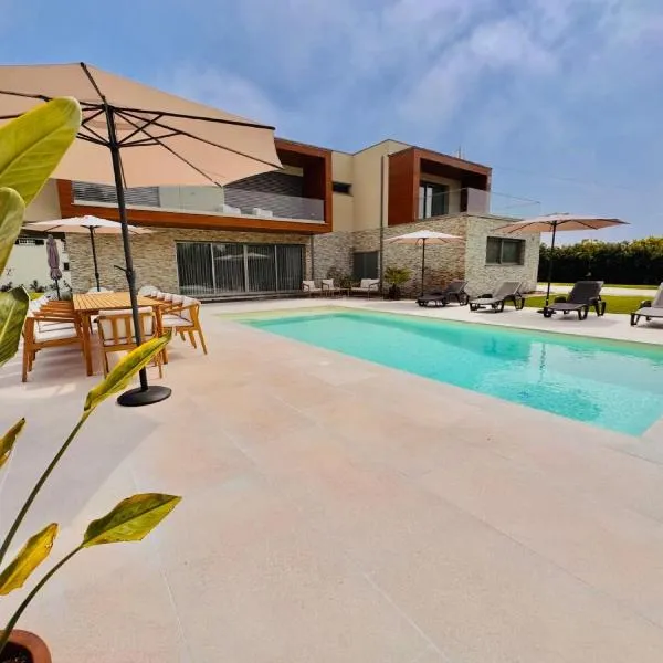Ria Lounge House, hotel in Torreira