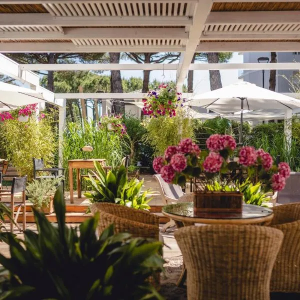 Hotel Saraceno Resort with Private Beach, hotel v destinaci Milano Marittima