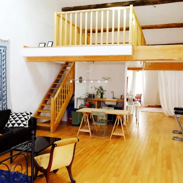 Le loft de Saint-Laurent, hotel em Saint-Laurent-le-Minier
