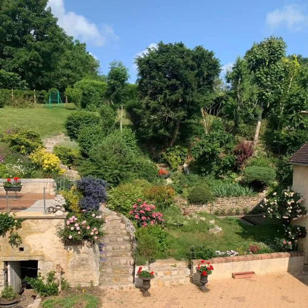 Maisonnette proche de Chartres avec Wifi, hotel u gradu Saint-Prest