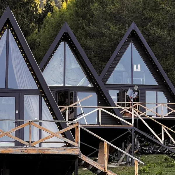 Zhyluu Suu Resort BozUchuk, hotel v destinaci Novovoznesenovka