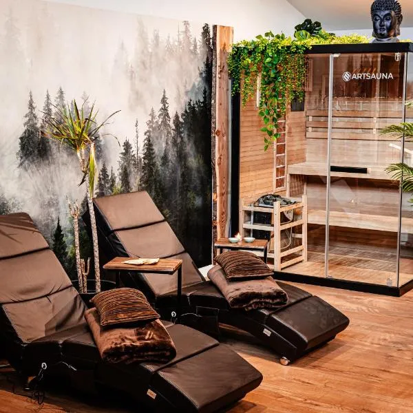 Wellness Suite mit Whirlpool und Sauna, hotel in Ahlen