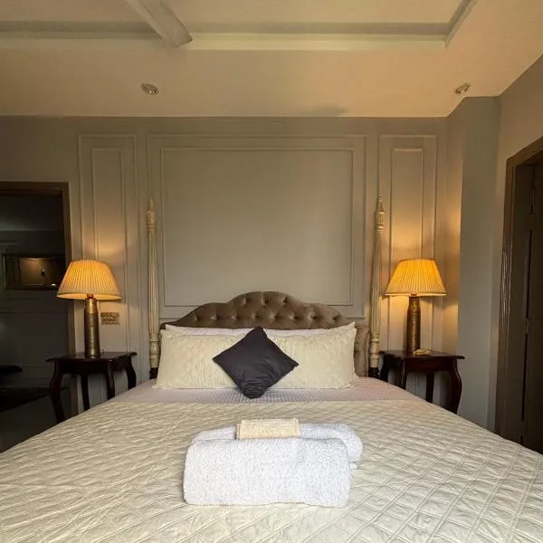 S&Trooms, hotel in Lahore