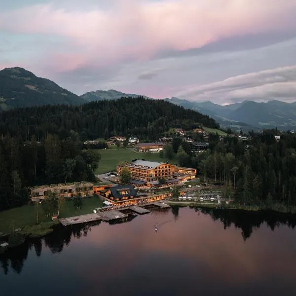 Alpenhotel Kitzbühel am Schwarzsee - 4 Sterne Superior、キッツビュールのホテル