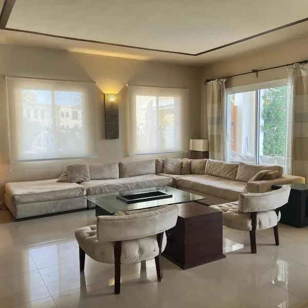 Luxury Beach Villa With Private Pool, hotel en Sharm El Sheikh