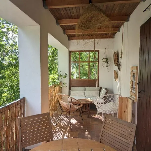 Gîte Le Petit rien du Haut - Village classé et plage à pied: Balazuc şehrinde bir otel