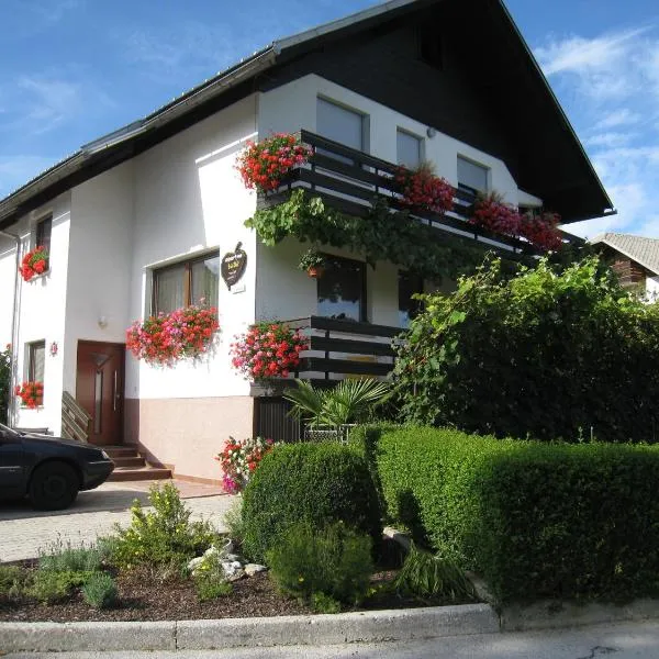 Apartments and Rooms Tavcar, hotel v Bledu