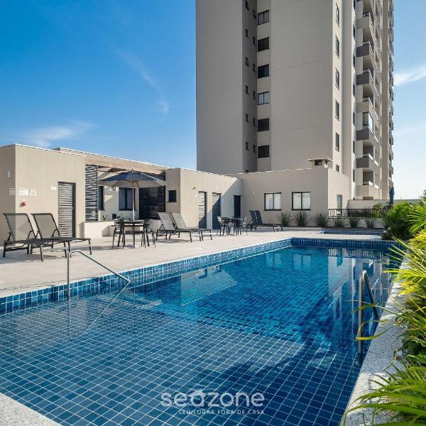 Estadia completa com piscina a 400m da Praia da Armação - SKL