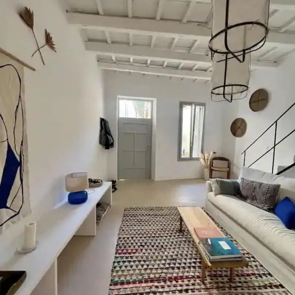 Filoi Rooftop Boutique House,5pax, hotelli Haniassa