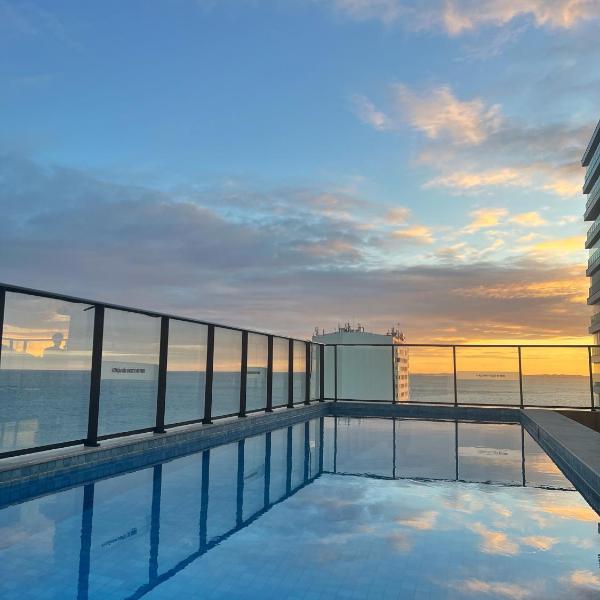 Novo! Apto com Piscina e Vaga ao lado do Farol da Barra em Salvador