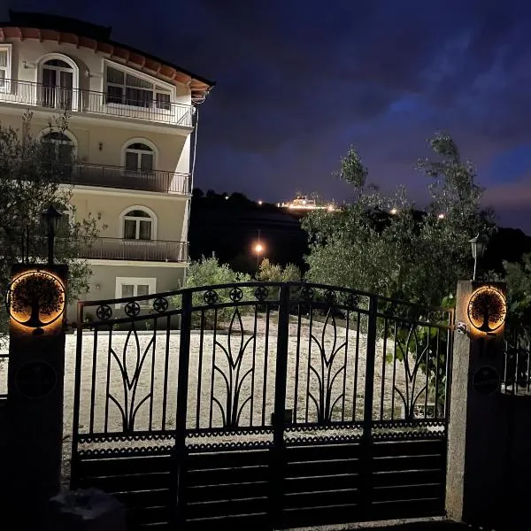 Luna Guest House, hotel in Durrës