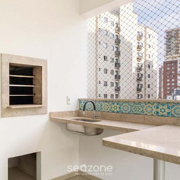 Apto 450m da praia c/ churrasq. e 3 suítes TAH0602