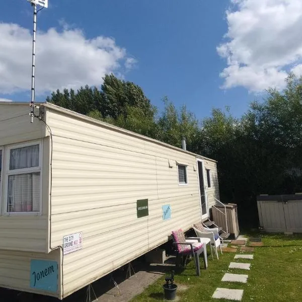 Willows 108 Caravan - 7 Lakes, hotel v destinaci Crowle