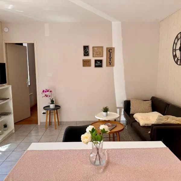 Petite Maison Cosy, hotel in Auxonne