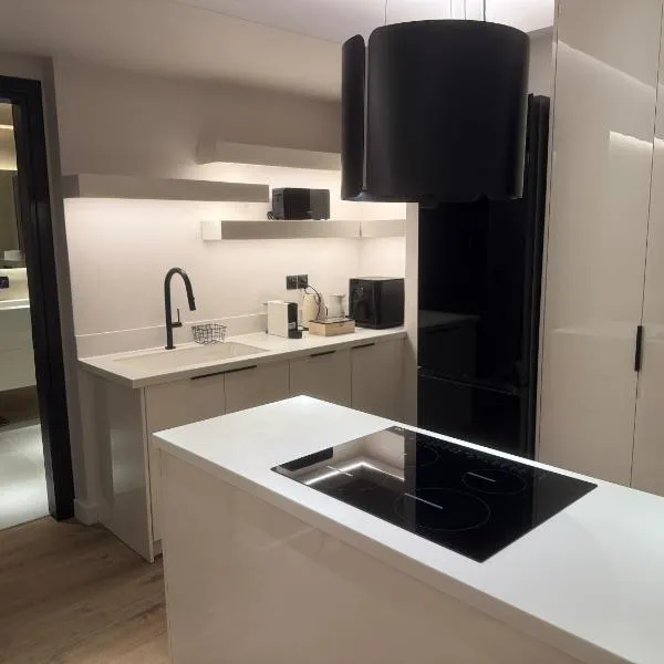 Πολυτελής απόδραση στην Γλυφάδα, hotel v Aténach