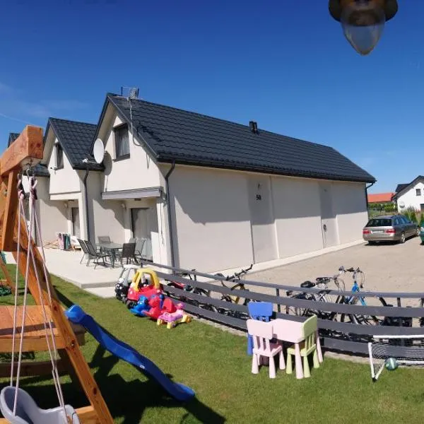 Bałtyckie apartamenty dom nr 3, hotel in Sarbinowo