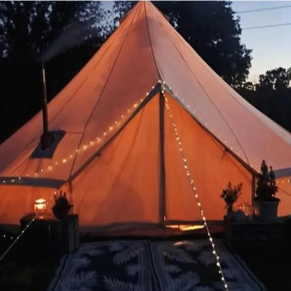 Cozy Dog Friendly Hot Tent With Log Burner & Logs, hotel in Llanfairpwllgwyngyll