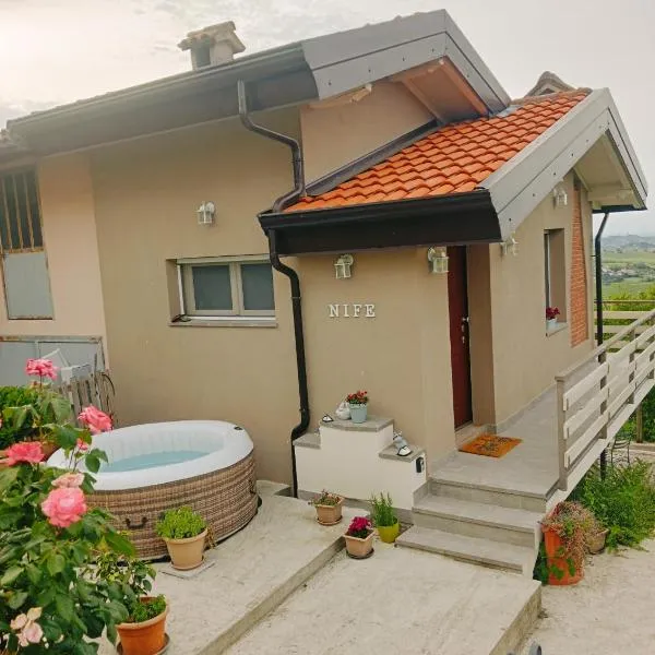 NiFe Tiny House - Secret Garden, hotel v destinaci Montalbo