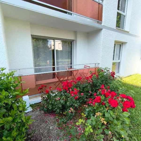 Appartement à 5 min du port，位于瓦讷的酒店