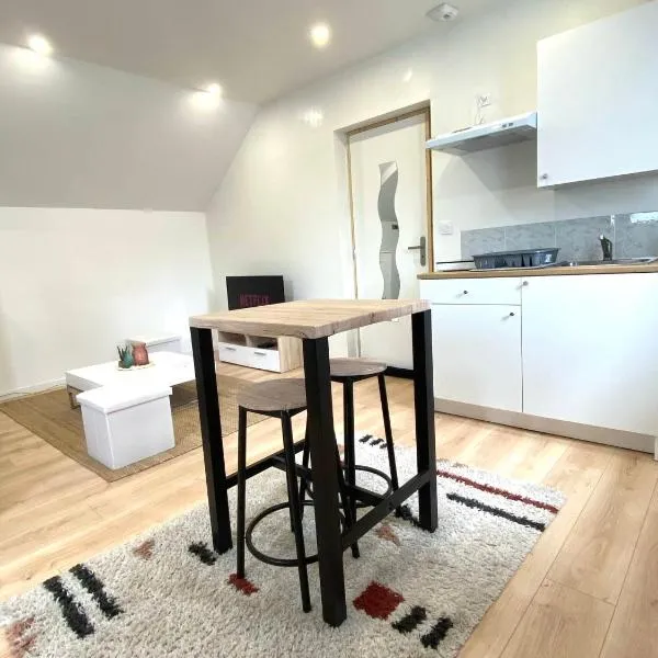 Studio guingamp, hotel v destinaci Guingamp